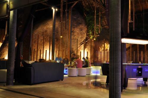 Hotel The Bay Resort & Restaurant