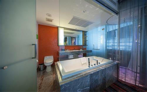Lit Bangkok Hotel