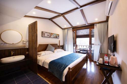 Posada Fenghuang Jianghu Inn