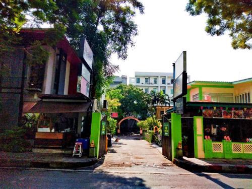 Albergue House23 Hotel