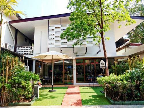 Albergue House23 Hotel