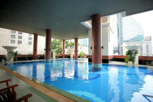Central Bangkok 2+1 Bedroom Apartment On Soi 18
