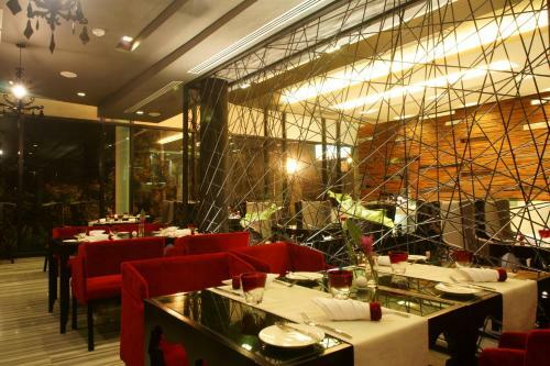Hotel Z Through By The Zign