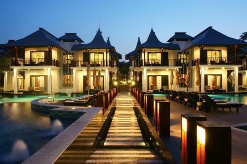 Hotel Z Through By The Zign