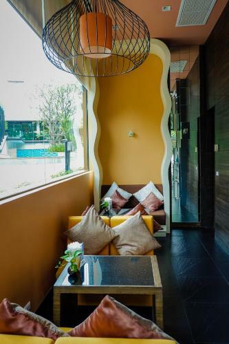 Hotel Z Through By The Zign