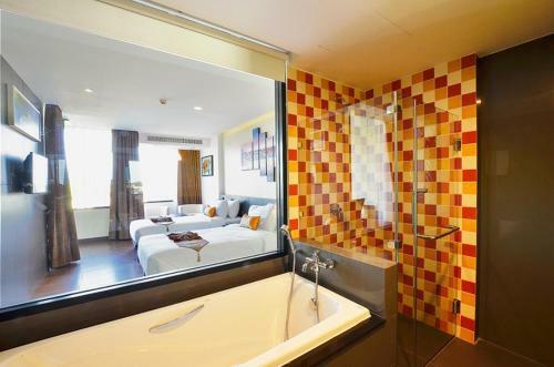 Hotel Lakkhana Poolside Resort