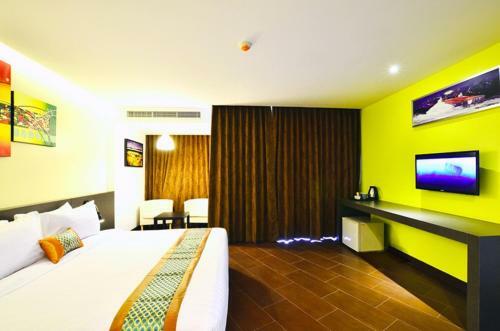 Hotel Lakkhana Poolside Resort