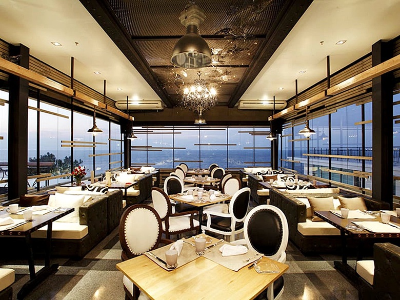 Hotel Centara Grand Modus Resort Pattaya