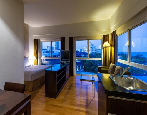 Hotel Rcg Suites Pattaya