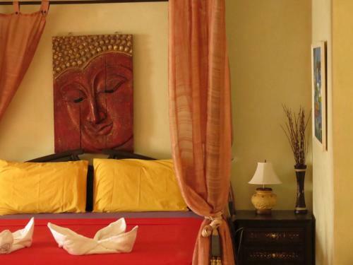 Jomtien Plaza Suite Apartments