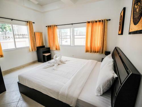 Naklua Pool Villa By Pattaya Sunny Rentals