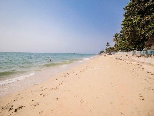 Naklua Pool Villa By Pattaya Sunny Rentals