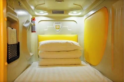 Simple Capsule Hotel Xi'an Bell Tower Shuyuanmen