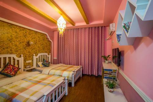 Posada Zhangjiajie April Hostel