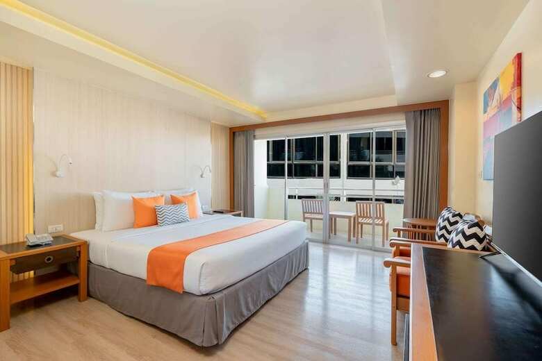 Sunshine Hotel And Residences
