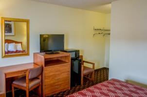 Hotel Econo Lodge East