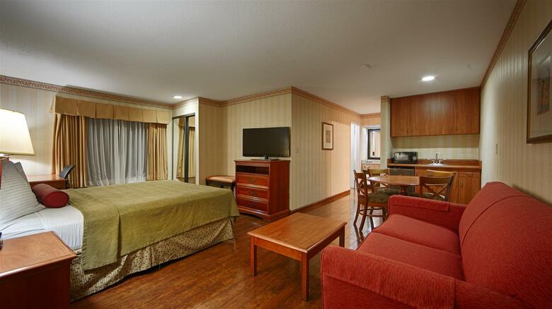 Hotel Best Western Raffles Inn & Suites