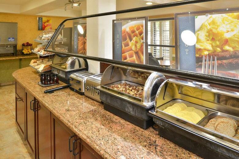 Hotel Best Western Raffles Inn & Suites