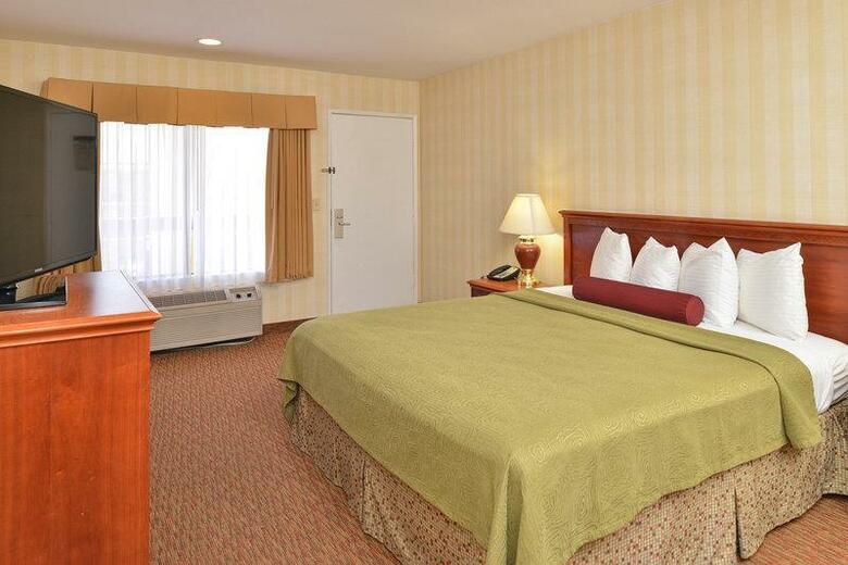 Hotel Best Western Raffles Inn & Suites