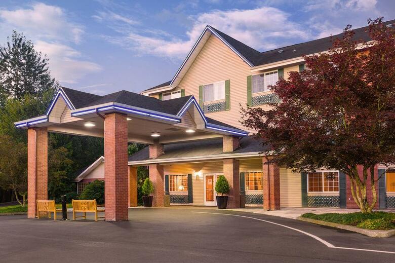 Hotel Comfort Inn & Suites