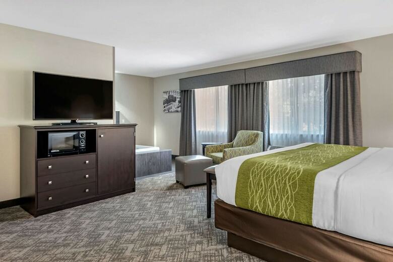 Hotel Comfort Inn & Suites