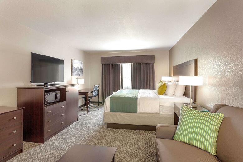 Hotel Comfort Inn & Suites