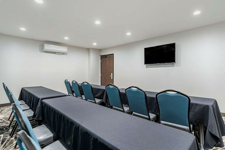 Hotel Comfort Inn & Suites