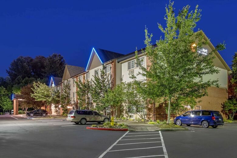 Hotel Comfort Inn & Suites