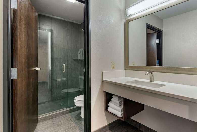 Hotel Comfort Inn & Suites