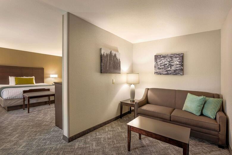 Hotel Comfort Inn & Suites