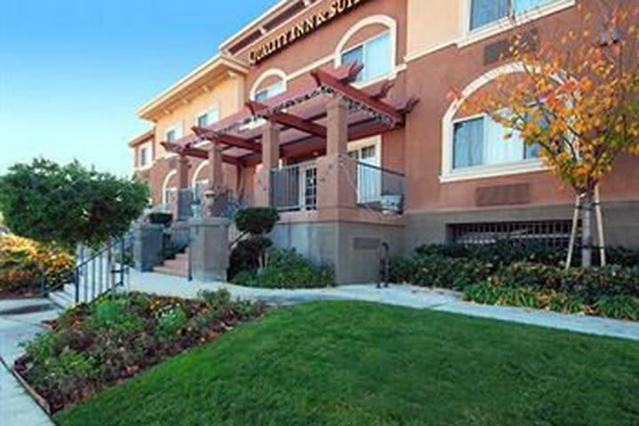 Hotel Quality Inn & Suites