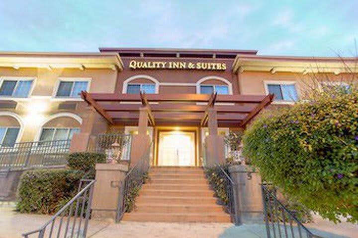 Hotel Quality Inn & Suites