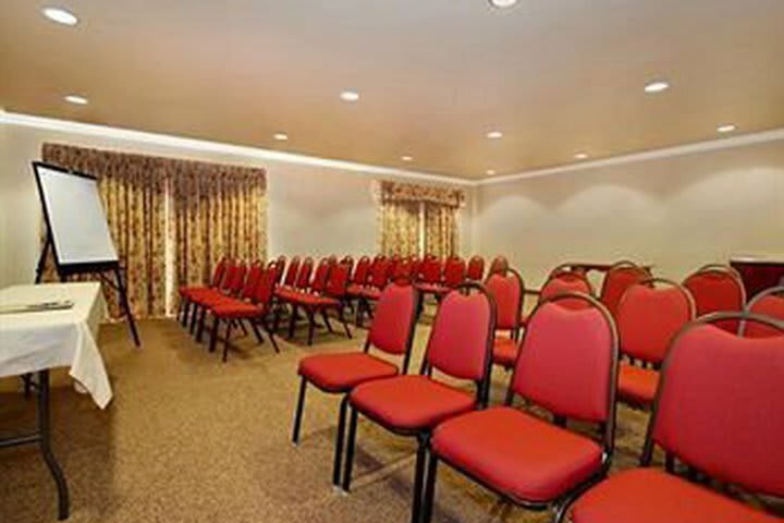 Hotel Quality Inn & Suites
