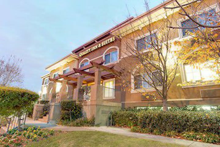 Hotel Quality Inn & Suites