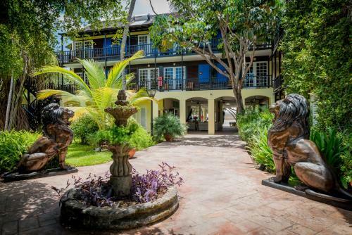 Hotel Lions Dive And Beach Resort