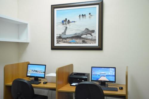 Hotel Sandyport Beach Resort