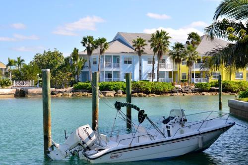 Hotel Sandyport Beach Resort