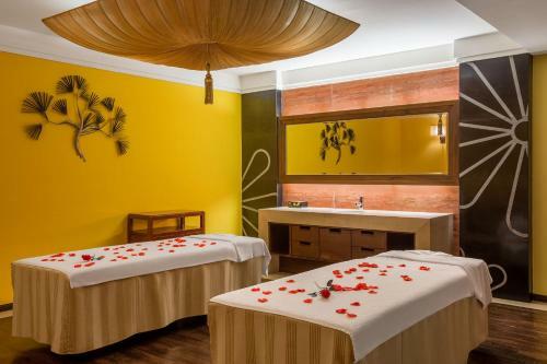 Hotel Crowne Plaza Zhongshan Xiaolan