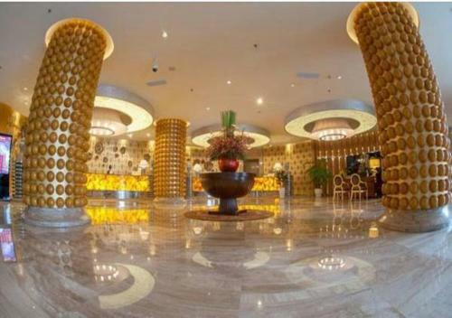 E Mei Shan Central Sunshine Hotel