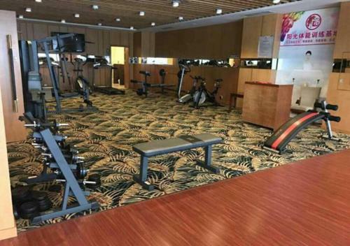 E Mei Shan Central Sunshine Hotel