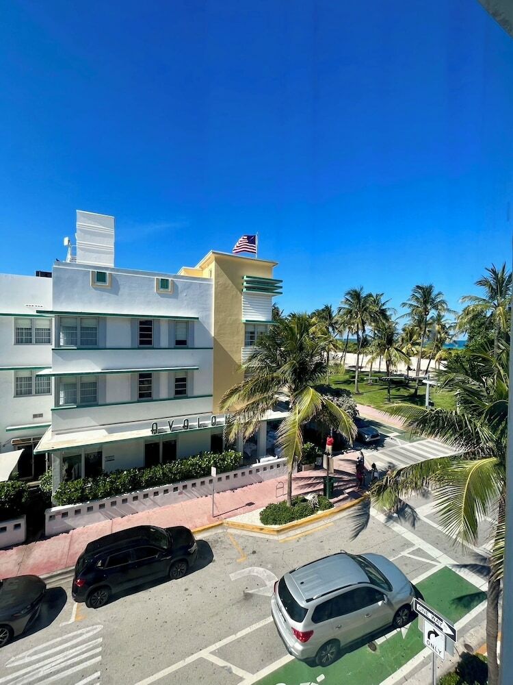 Majestic South Beach Hotel