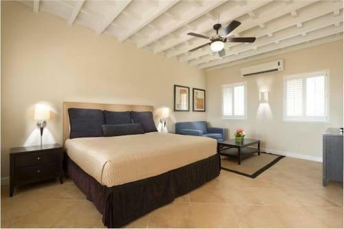 Hotel Divi Little Bay Beach Resort