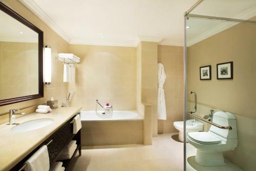 Hotel Hilton Al Hamra Beach & Golf Resort