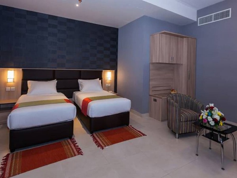 Flora Square Hotel
