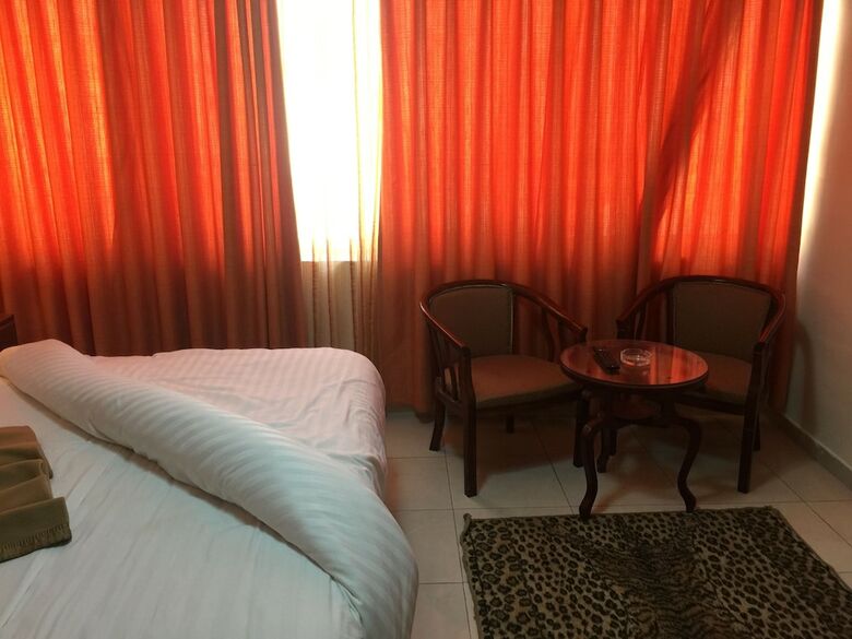 Zaina Plaza Hotel
