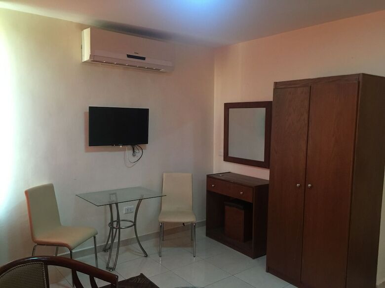 Zaina Plaza Hotel