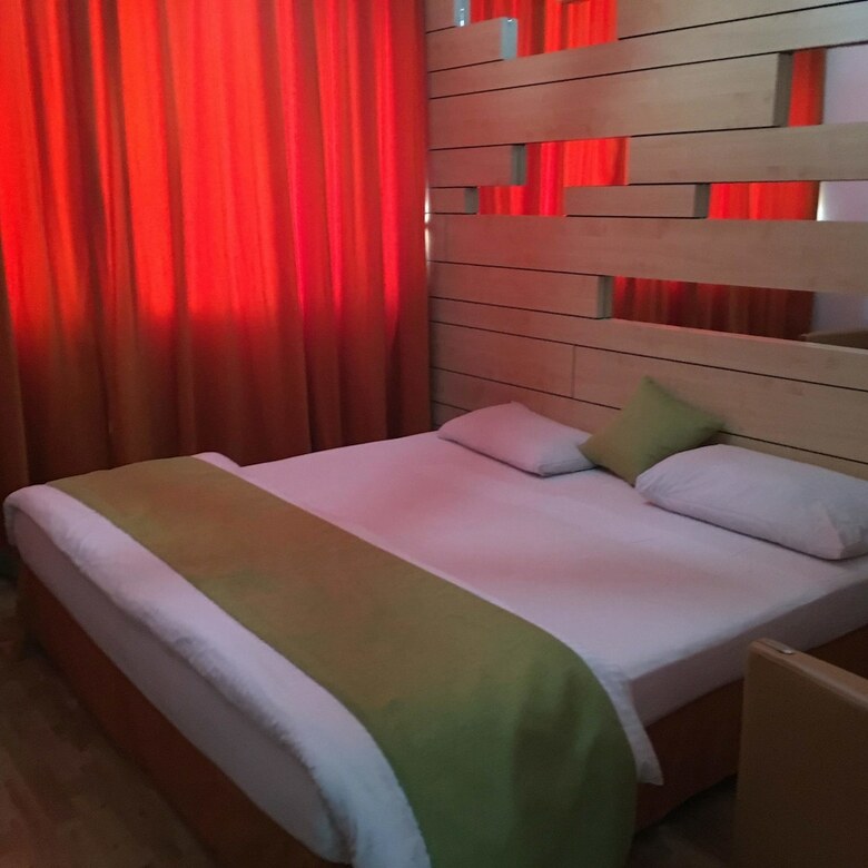 Everest International Hotel