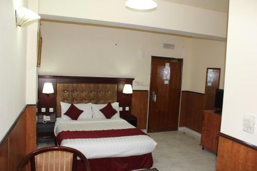 Grand Nova Hotel