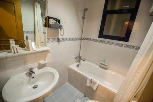 London Creek Hotel Apartments