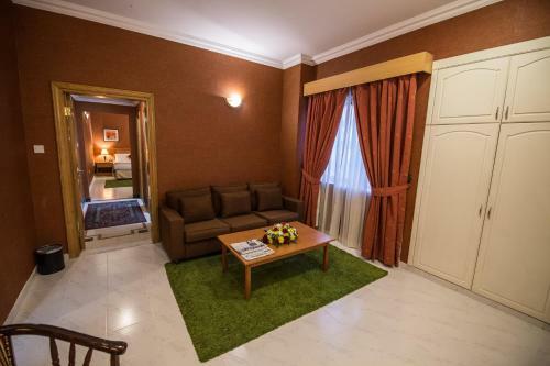 London Creek Hotel Apartments